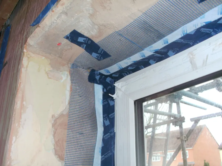 Adh&eacute;sif de raccord membrane / ma&ccedil;onnerie sur menuiserie