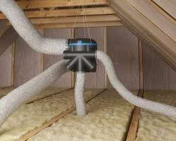 Réseau de gaines isolées en combles